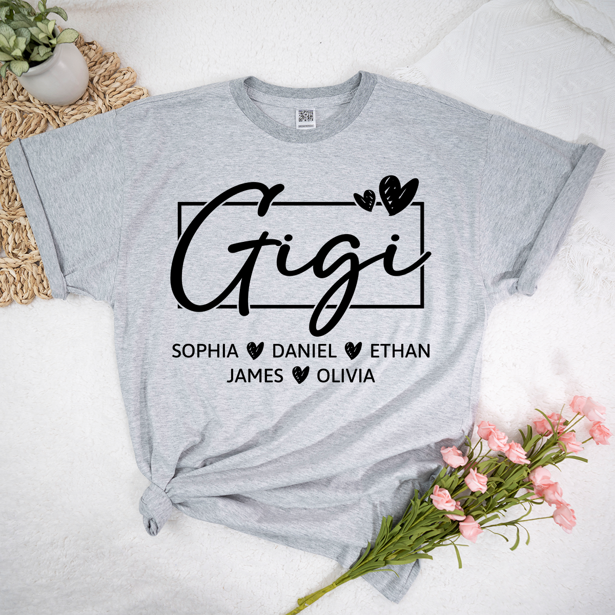 Gigi Shirt, Personalized Grandma T-Shirt with Grandkids' Names, Custom Family Apparel for Gigi